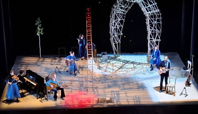 Un grande Neri Marcorè ha portato “La Buona Novella” di De Andrè al Civico