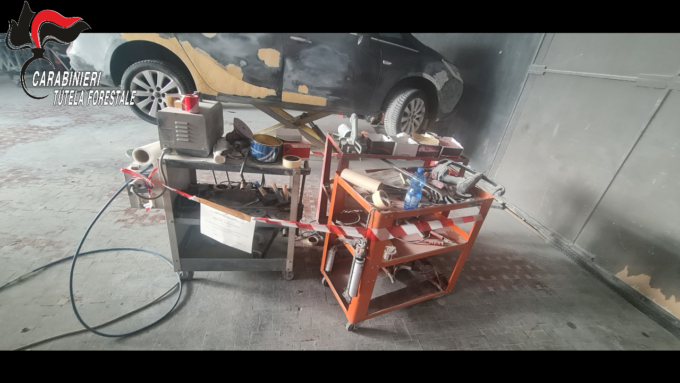 Scovata carrozzeria abusiva: 7.000 euro di multa, sanzionati anche i clienti