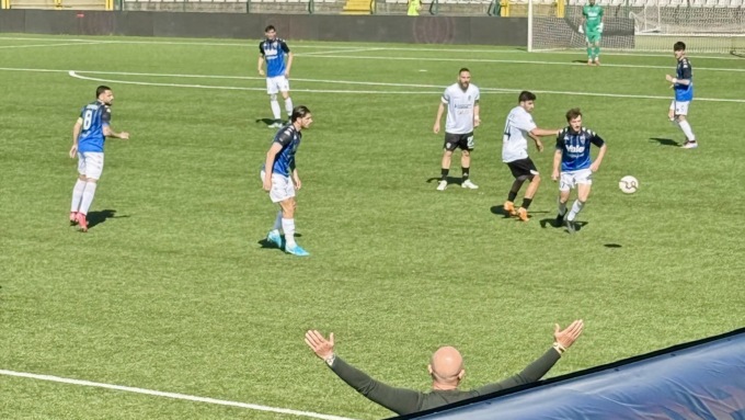 Pro Vercelli-Renate 1-2, interviste. Banchini: “Ora dobbiamo resettare”. Comi: “Credo come non mai a questa salvezza”