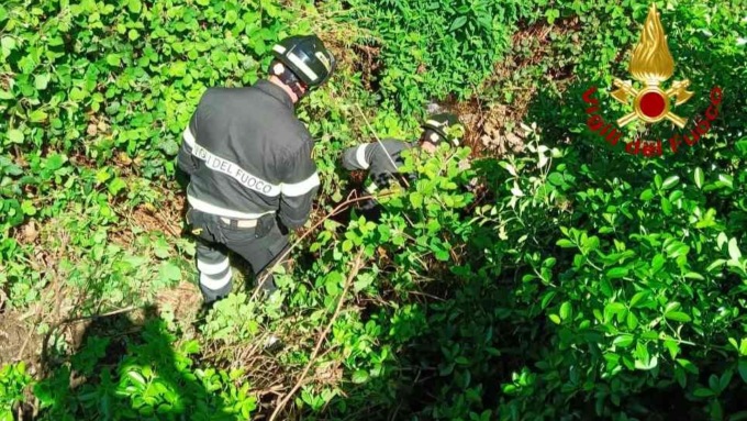 Esce di strada con la moto: ragazza di 20 anni ricoverata in codice rosso