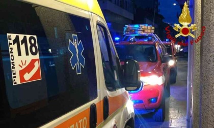 Si sente male nell'ascensore bloccato: intervengono i Vigili del Fuoco