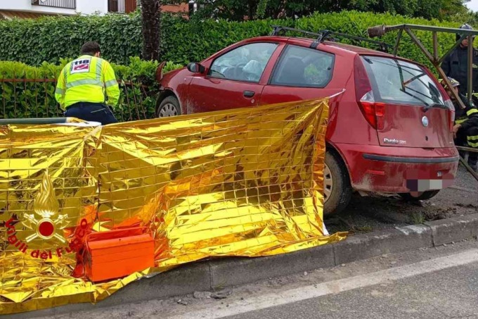 Grave incidente: morto il conducente e un ferito in ospedale