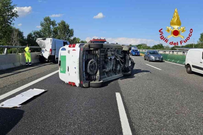 Carambola per quattro furgoni sulla A4