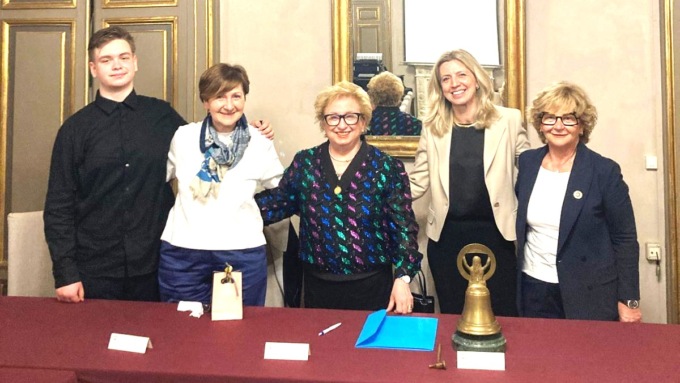 Soroptimist Vercelli: quante emozioni con la storia di Cooperfisa alla convivale di maggio!
