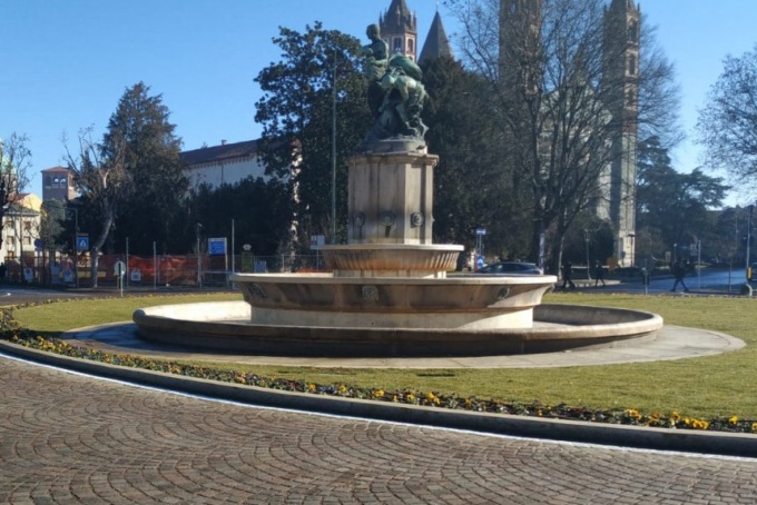 Fontana di piazza Roma:”perché si spendono altri soldi?”