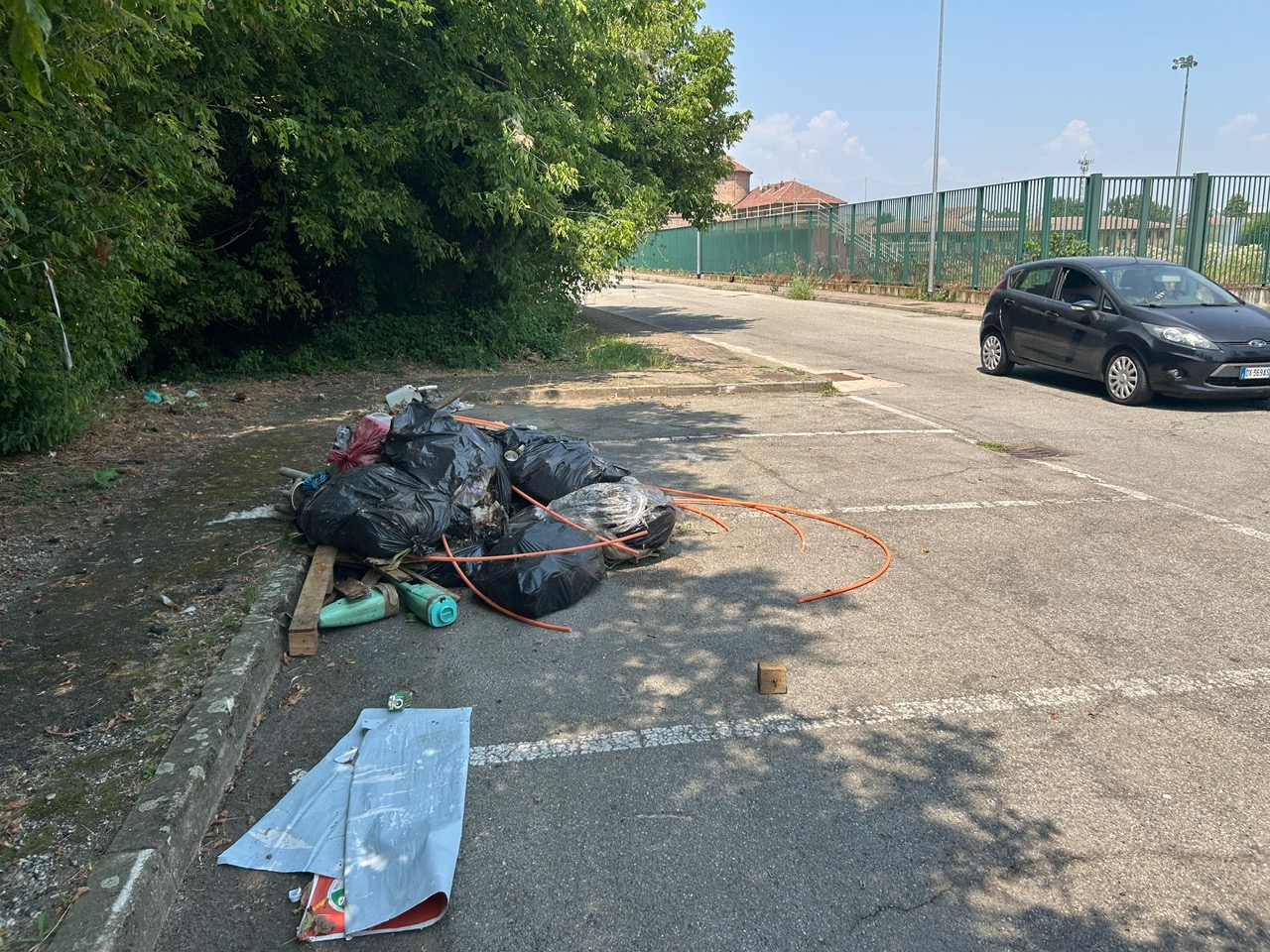 Discarica via Oberdan, zona cimitero Cappuccini Vercelli, giugno 2025 1