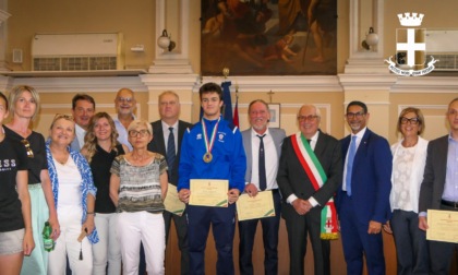 Il campione italiano di spada Ettore Leporati a Palazzo di Città