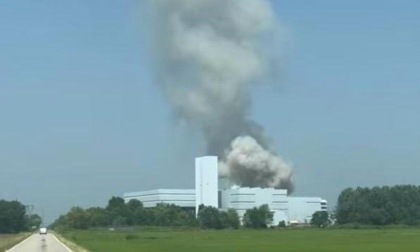 Fumo dalla centrale di Livorno Ferraris: sul posto i Vigili del Fuoco