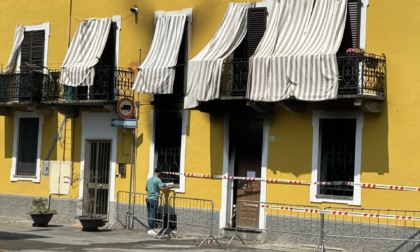 Santhià, incendio in via Tricerri: posti i sigilli all'abitazione, il video