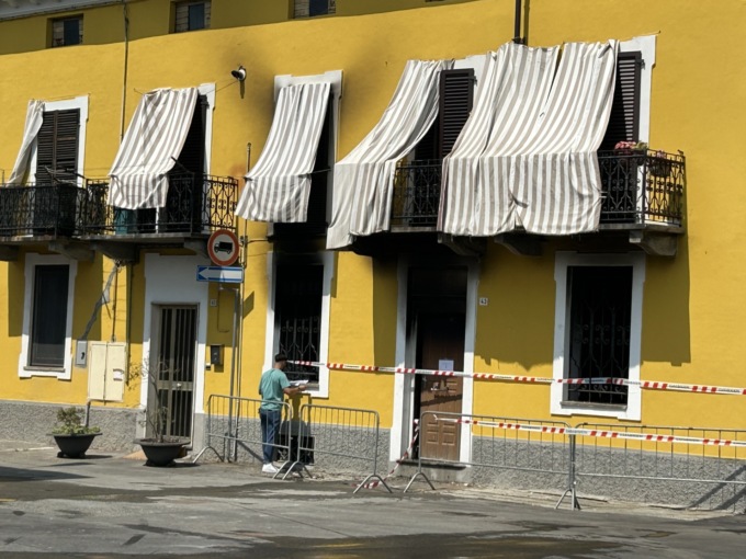 Santhià, incendio in via Tricerri: posti i sigilli all’abitazione, il video