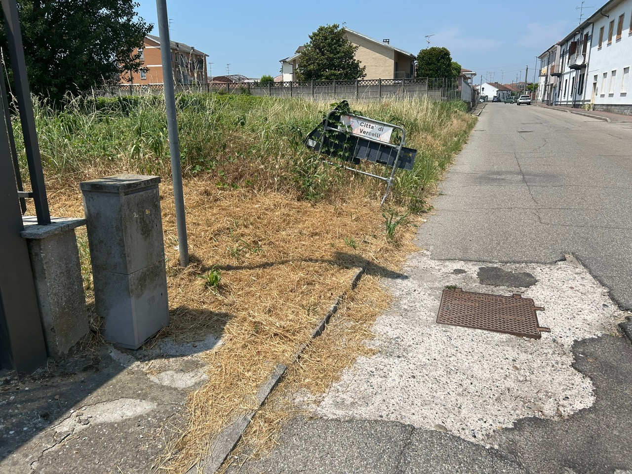 Via Prarolo buche giugno 2025 1