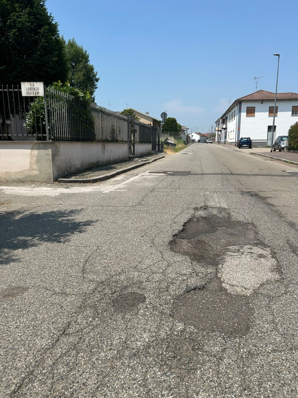 Via Prarolo buche giugno 2025 3
