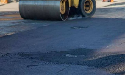 Strade groviera per la fibra: al via il ripristino asfalto in 70 vie cittadine