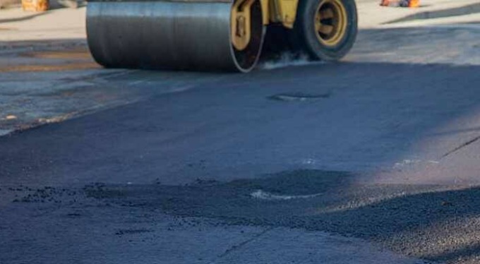 Strade groviera per la fibra: al via il ripristino asfalto in 70 vie cittadine