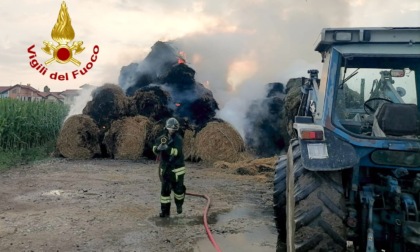 I Vigili del Fuoco di Santhià in soccorso dei colleghi biellesi per grosso incendio