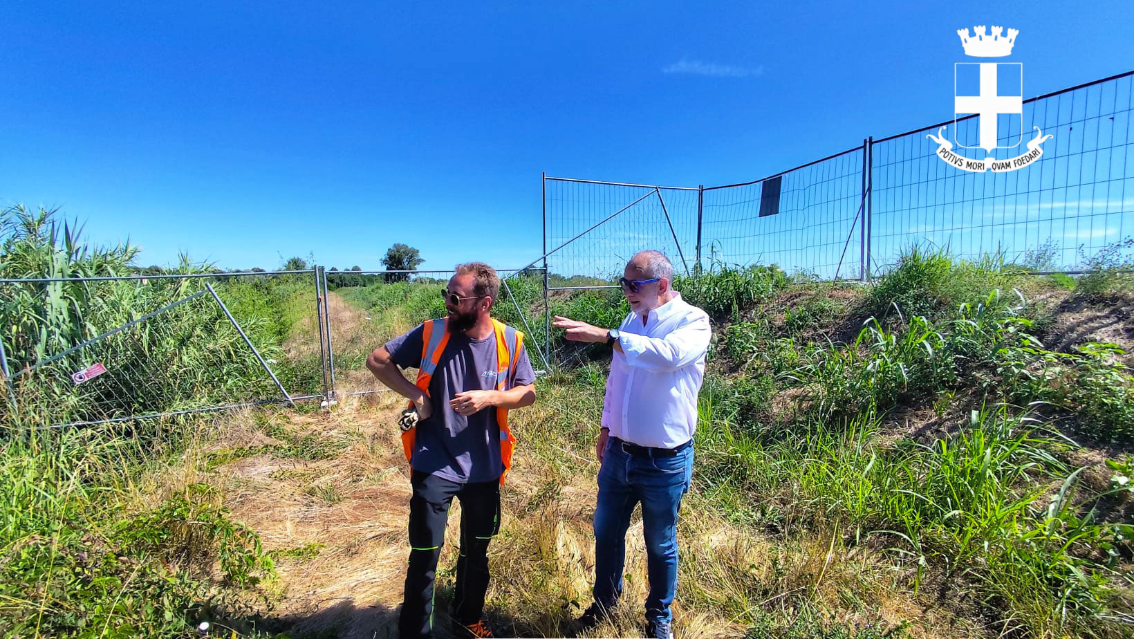 Area ex Montefibre Vercelli bonifica. A desra l'assessore comunale all'Ambiente Antonio Prencipe luglio 2025