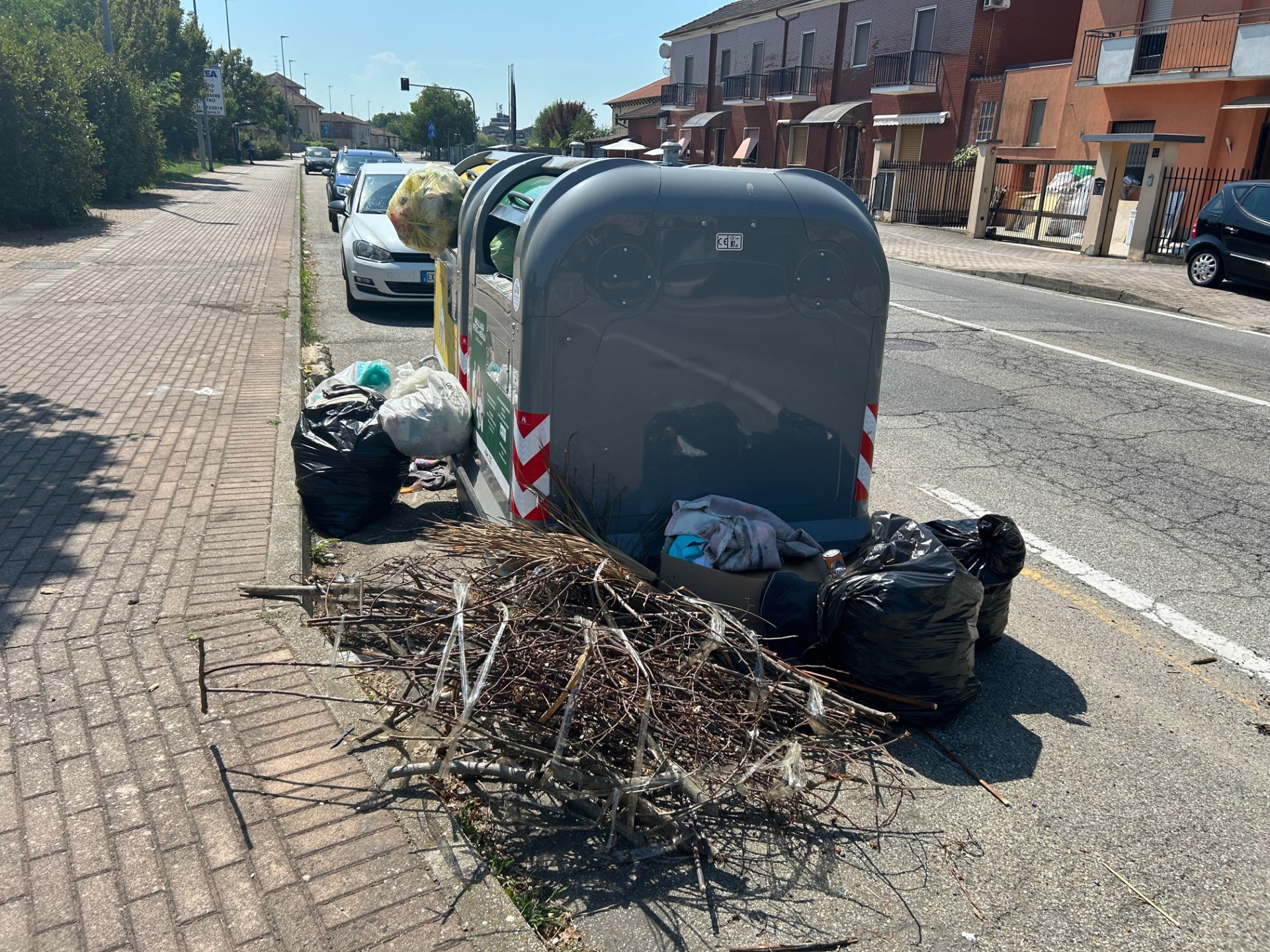 Discariche in corso Giovanni Paolo II - corso Casale Vercelli luglio 2025 3