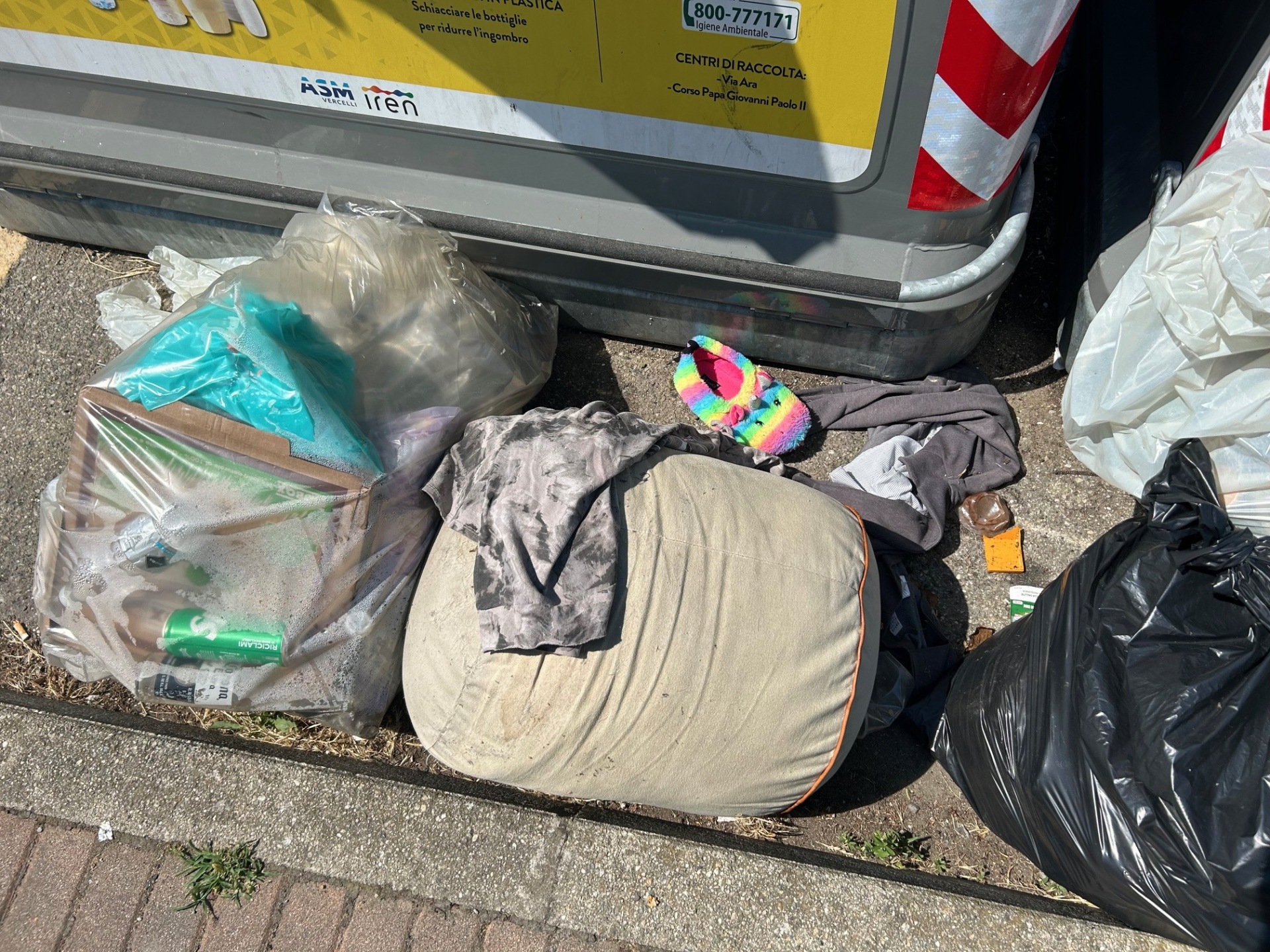 Discariche in corso Giovanni Paolo II - corso Casale Vercelli luglio 2025 5