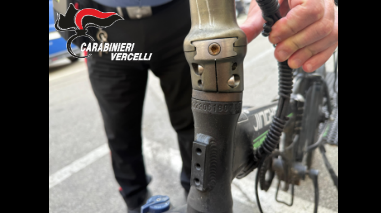 Operazione Carabinieri di Vercelli a Caresanablot, fuga sudamericani con oggetti di scasso nell'auto, luglio 2025