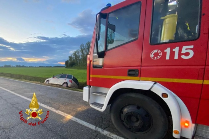 Esce di strada per il temporale