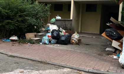 Furbi dei rifiuti: il Comune rimuove le discariche e aumenta le foto trappole