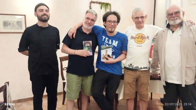 Tre autori, tre libri, cibo slow food e folto pubblico: gran serata letteraria al Capel Rosso