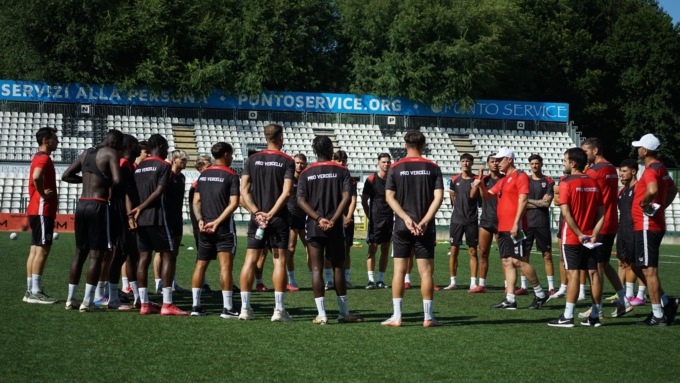 Pro Vercelli, ecco lo staff tecnico tra ex AZ Alkmaar e nomi di prestigio come Youssef Fertout