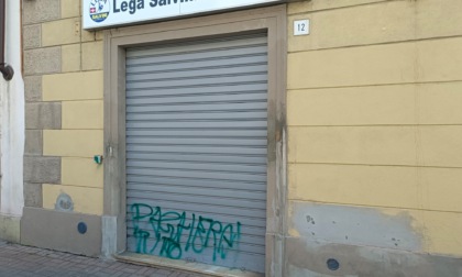 Atto vandalico contro la sede della Lega di Vercelli