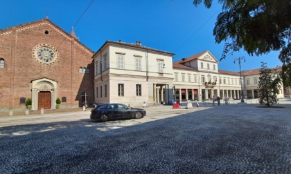 Piazza municipio: terminato il cantiere mancano ancora gli arredi