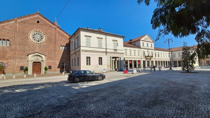 Piazza municipio: terminato il cantiere mancano ancora gli arredi