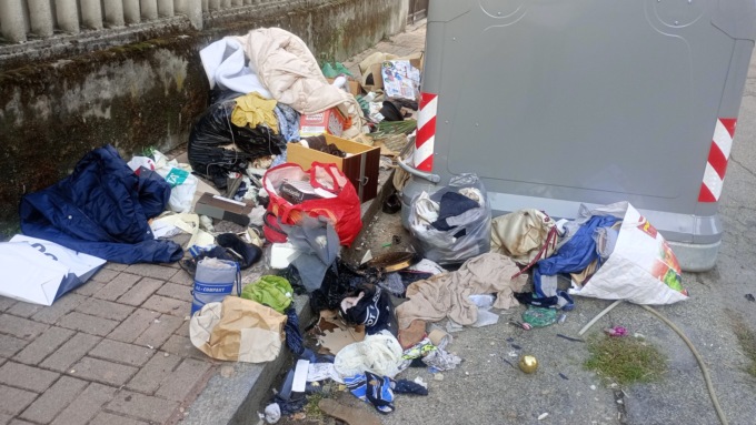Discariche di Ferragosto e una bici disastrata