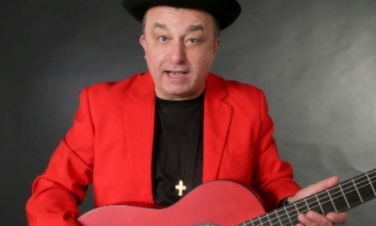 Gianni "Alejandro" Cagliano, un vercellese in tre compilation estive