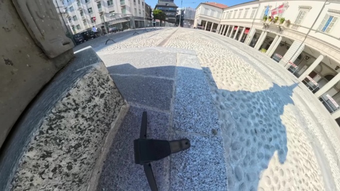 Una sonda spaziale in piazza municipio…