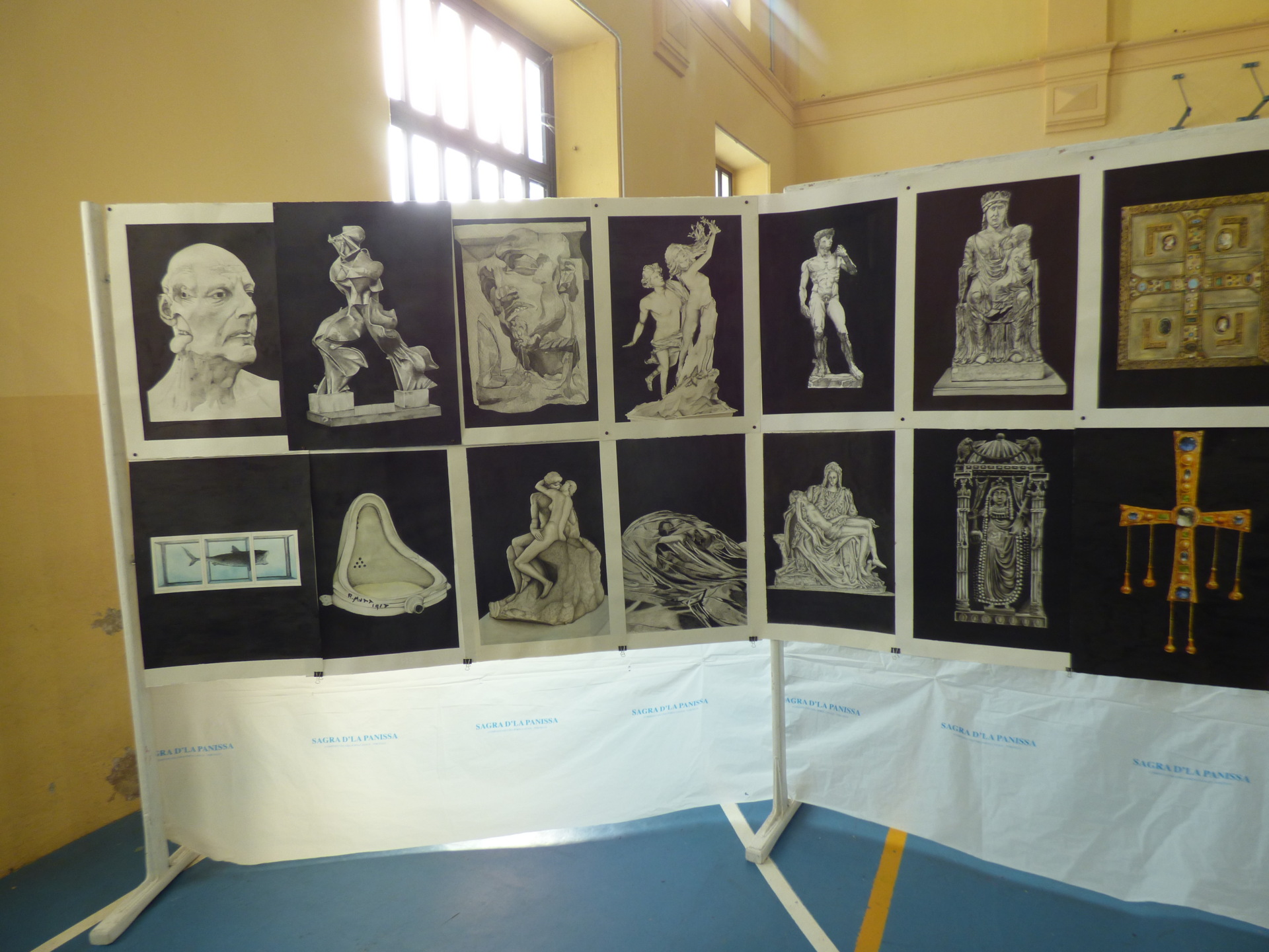 mostra
