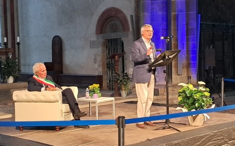 La grandezza di Vercelli raccontata bene da Alessandro Barbero