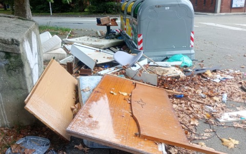 Villaggio Concordia pieno di folli discariche