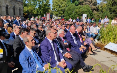 Entusiasmo alle stelle per l’inaugurazione di Risò – La gallery fotografica
