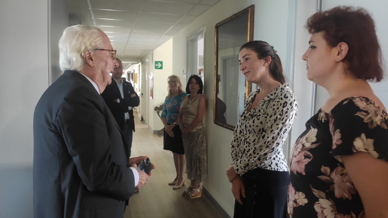 Il sindaco di Vercelli Roberto Scheda in visita alla Palazzina amministrativa dell’Asl