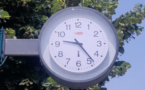 A Vercelli sostituiti 7 orologi pubblici per un totale di 13 facciate complessive