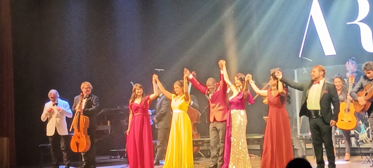 Il pubblico del Teatro Civico si è entusiasmato per le musiche da Oscar di “Aria”