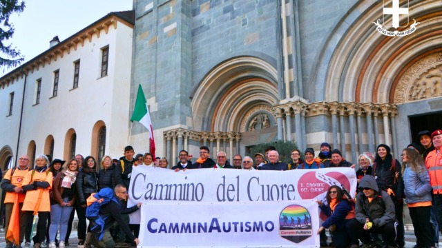E’ ufficialmente partito, dalla Basilica di Sant’Andrea, il “Cammino del Cuore” verso Torino. Prima tappa, Vercelli-Ronsecco