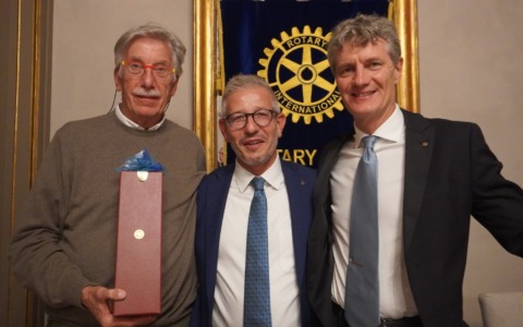 “Vercelli capitale di spiritualità, arte, emancipazione e innovazione”: grande successo al Rotary S. Andrea per la relazione di Mensa e Ferraris