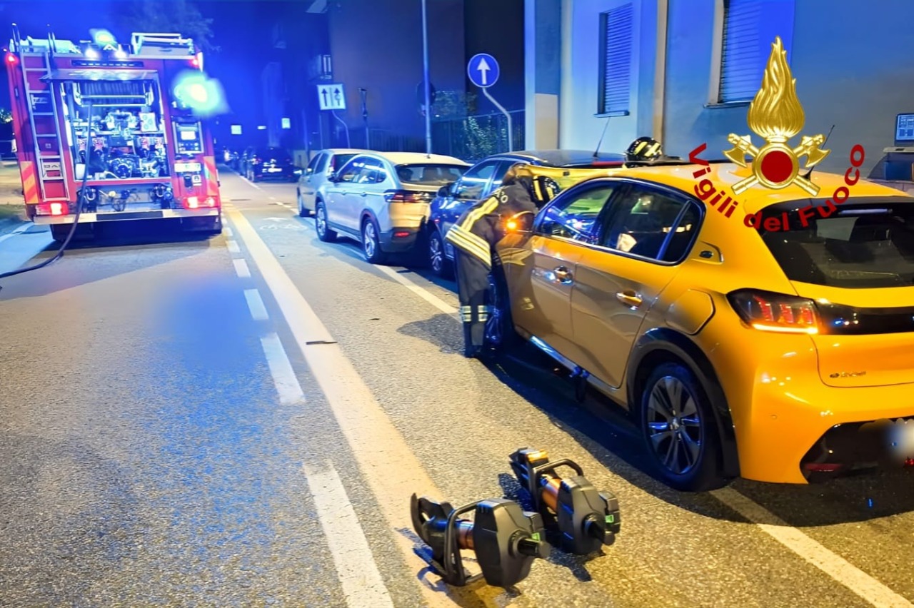 Quattro auto coinvolte in un incidente a Vercelli