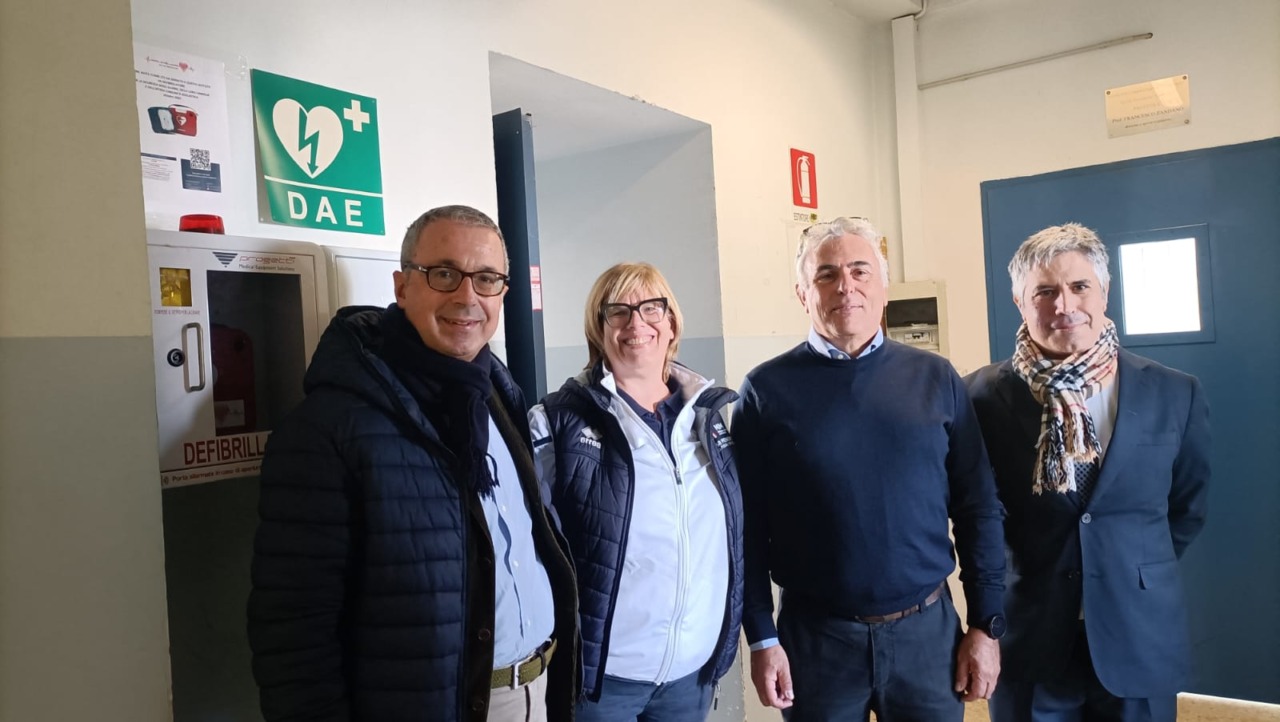 Donato un defibrillatore alla scuola Verga