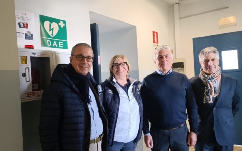 Donato un defibrillatore alla scuola Verga