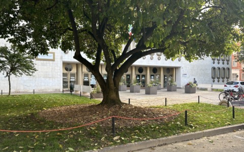 Inaugurata la nuova piazza Risorgimento: “Un’opera rinnovata e al servizio di tutti i vercellesi”