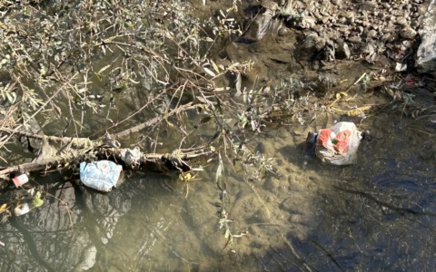 Non c’è pace per il Cervetto: dopo gli idrocarburi, c’è chi continua a gettarci i sacchi d’immondizia