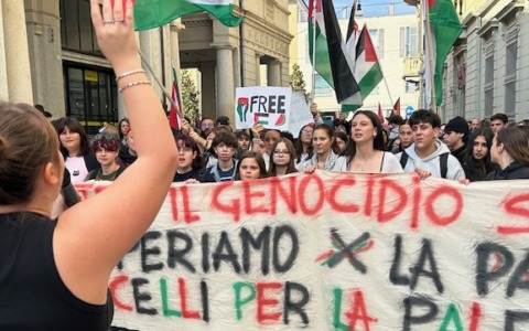 Manifestazione pro Palestina in centro città: i video del corteo