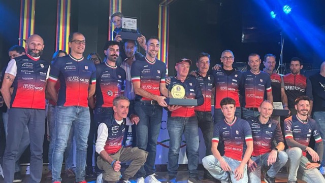 Velo Club Vercelli: alla kermesse di Carpignano la gioia per il 6° titolo di squadra all’Alpi Challenge