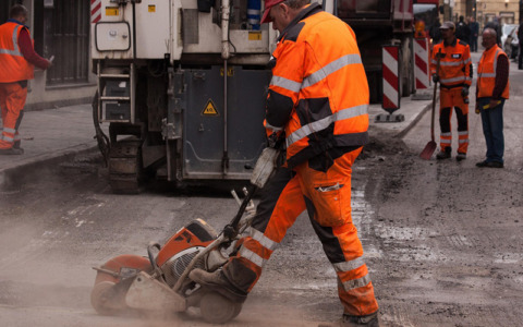 Lavaggio indumenti da lavoro industriali: tecniche e prodotti professionali